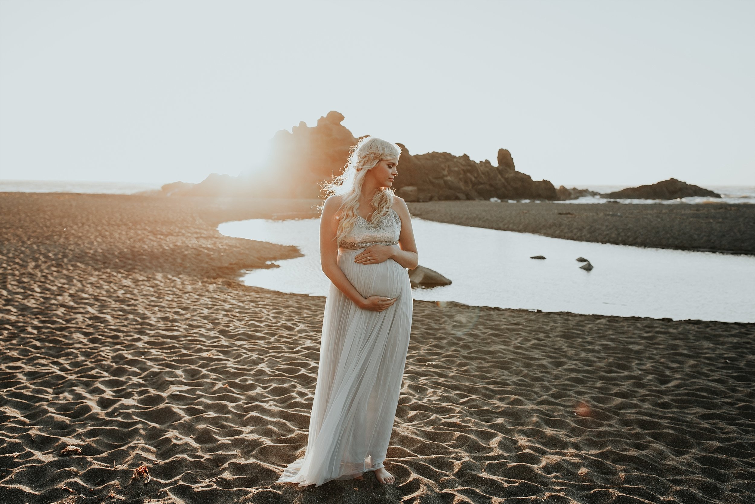 Lincoln CIty Oregon Coast Maternity Photographer (15).jpg
