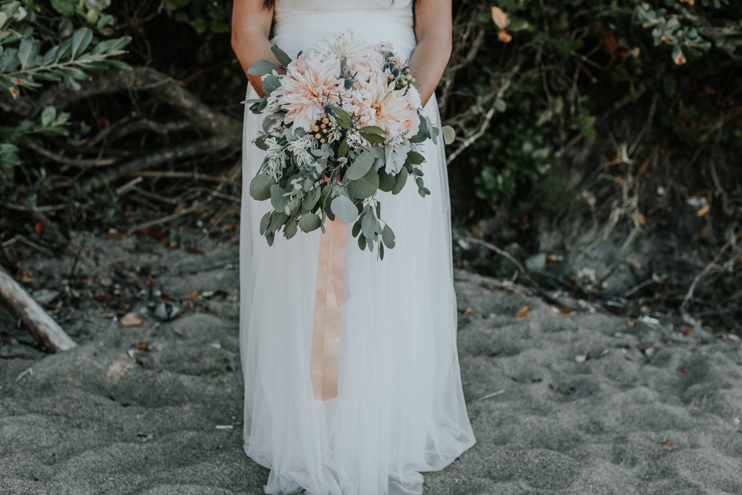 Oregon coast Wedding Photographer // Lincoln City, Oregon // Beach Wedding and Elopement 