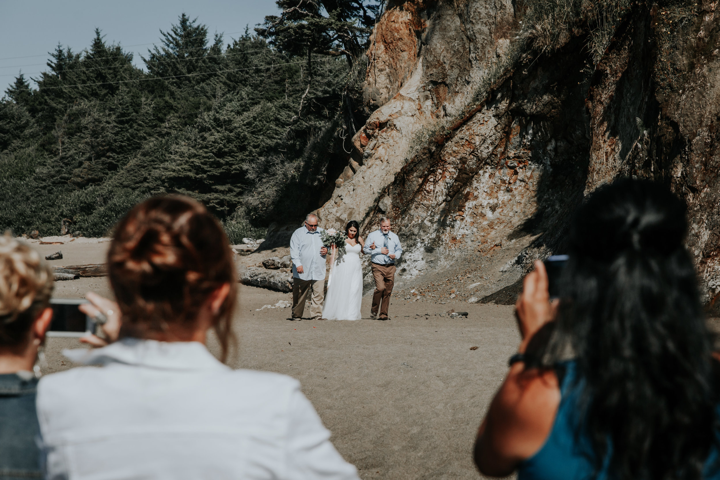 Oregon coast Wedding Photographer // Lincoln City, Oregon