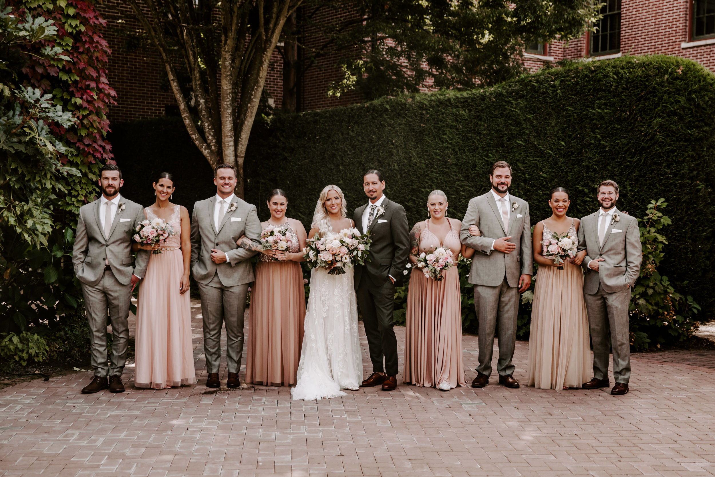 Rustic Bloom Photography | Bridal Party Inspiration | McMenamins Grand Lodge