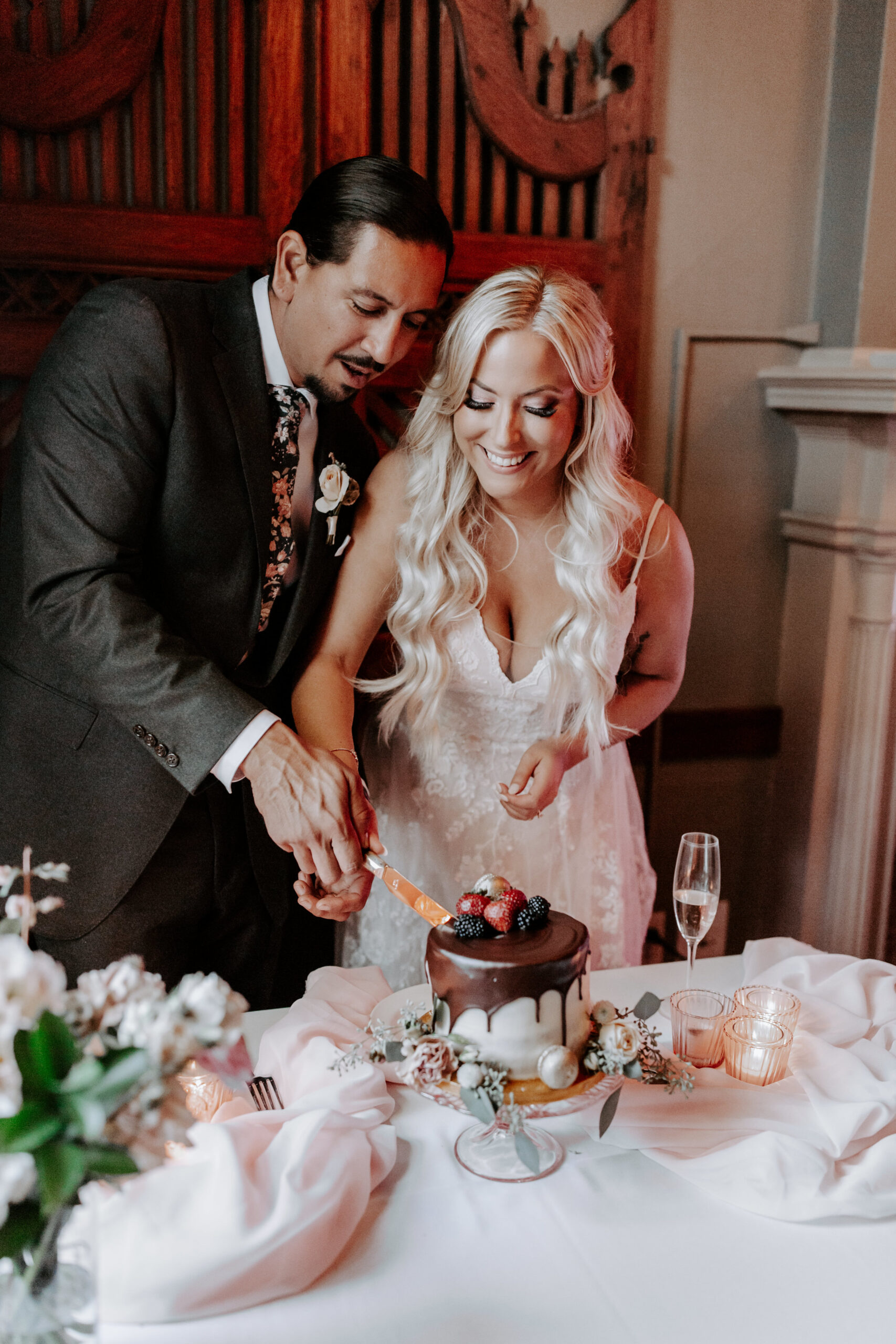 Rustic Bloom Photography | Wedding Cake Inspiration | Oregon Wedding Photographer
