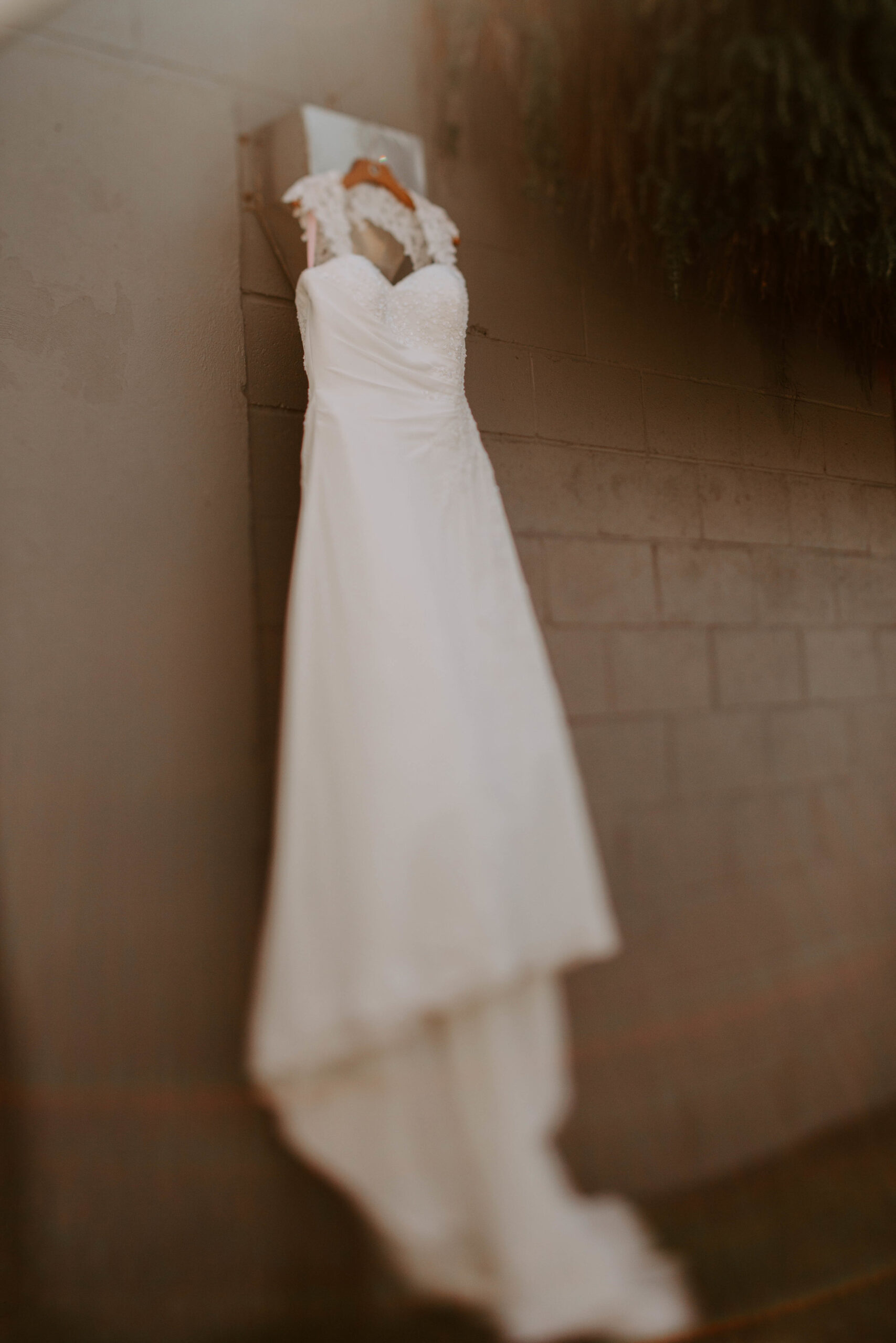 Oregon Coast Wedding Photographer | Wedding Dress Inspiration | Rustic Bloom Photography
