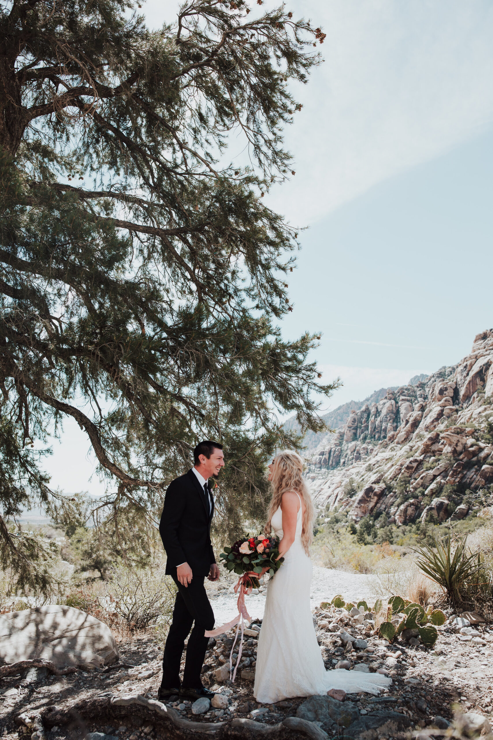 Rustic Bloom Photography | First Look Wedding Inspiration  | Oregon Destination Photographer