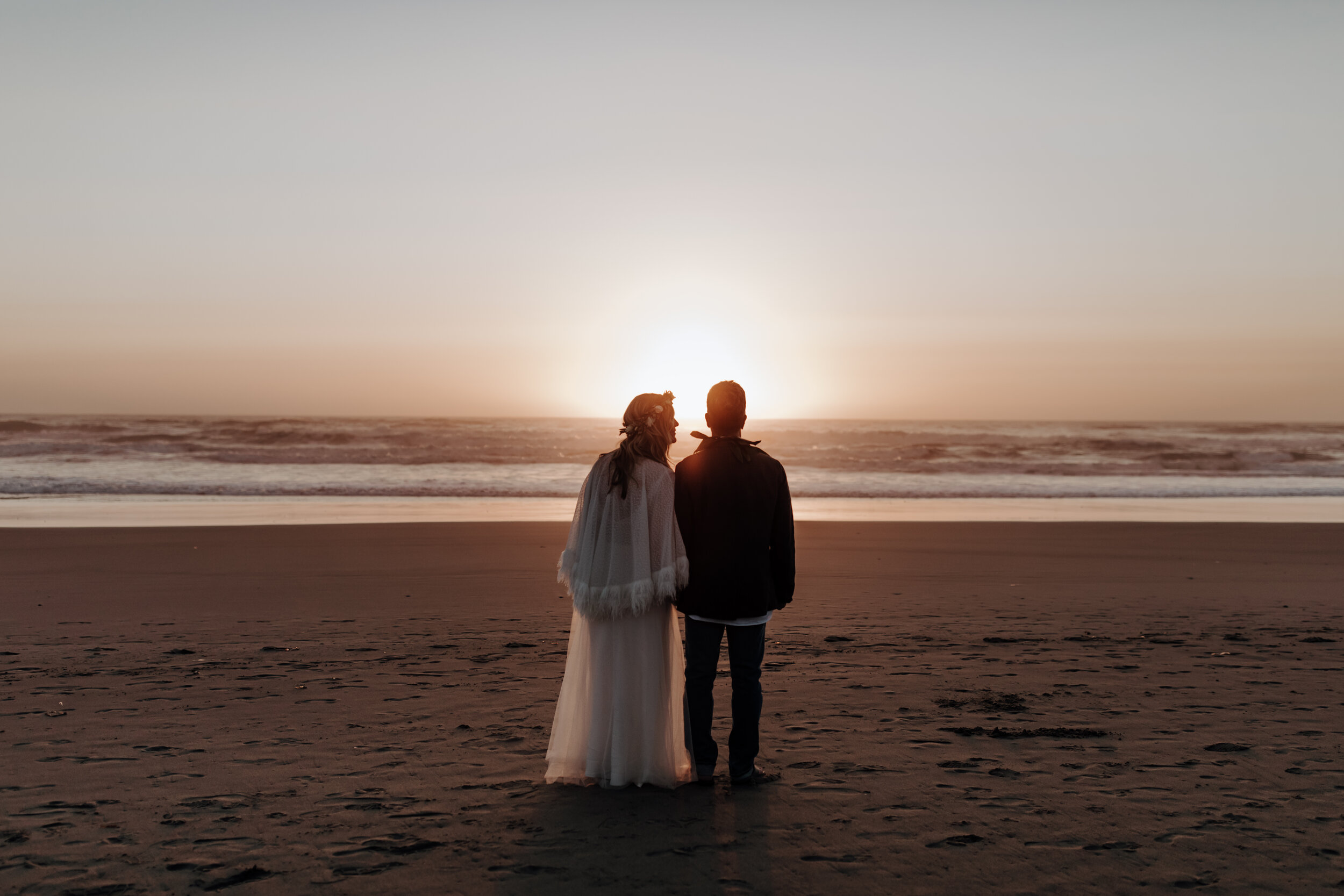           Carrie and Bruce // Boho at the Beach // Oregon Coast Intimate Wedding